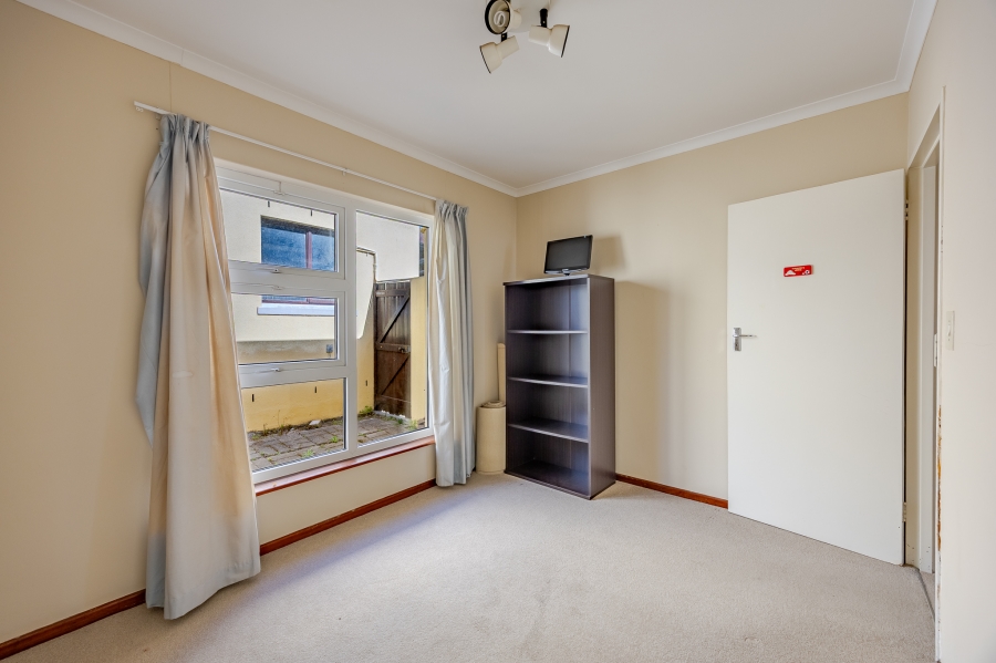 2 Bedroom Property for Sale in Lakeside Western Cape